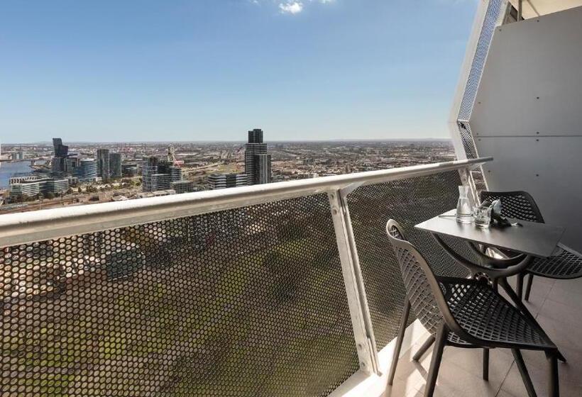 1 Bedroom Apartment, Oaks Melbourne On William Suites