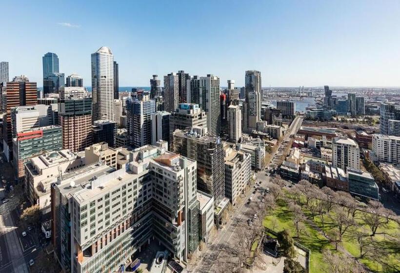 آپارتمان مدیریتی 2 خوابه, Oaks Melbourne On William Suites