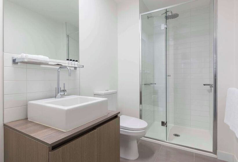 استودیوی استاندارد, Oaks Melbourne On William Suites