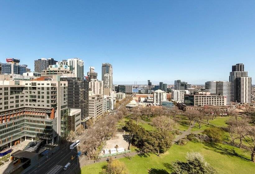 استودیو استاندارد با چشم‌انداز پارک, Oaks Melbourne On William Suites