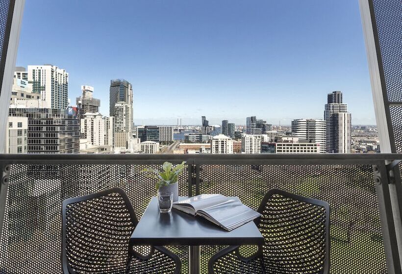 パークビュースタンダードステューディオ, Oaks Melbourne On William Suites