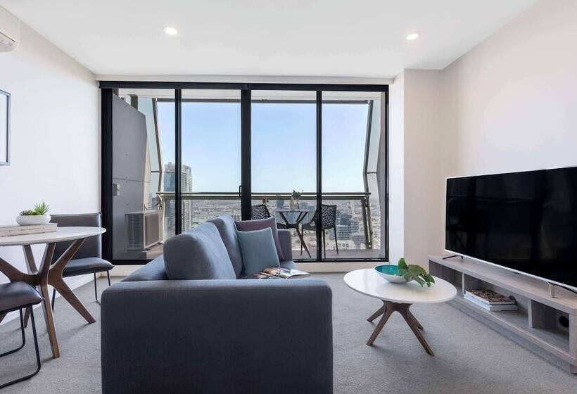 1 Bedroom Apartment, Oaks Melbourne On William Suites