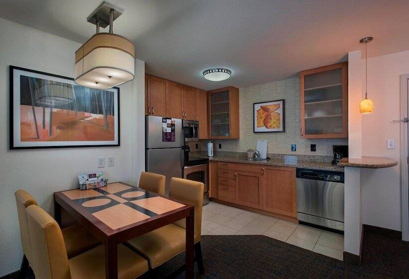 سوئیت 2 خوابه, Residence Inn Bryan College Station