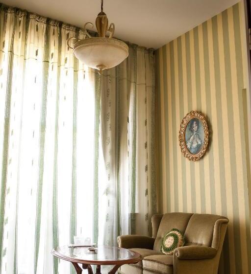 سوییت, Royal Craiova