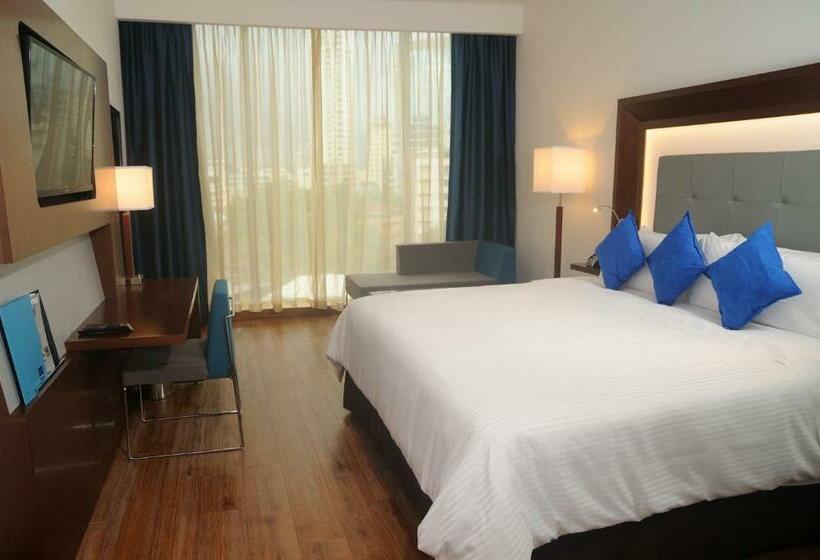 Superior Room King Size Bed, Novotel Panama City