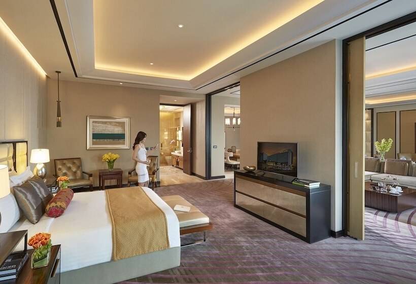 Suite, Solaire Resort Entertainment City