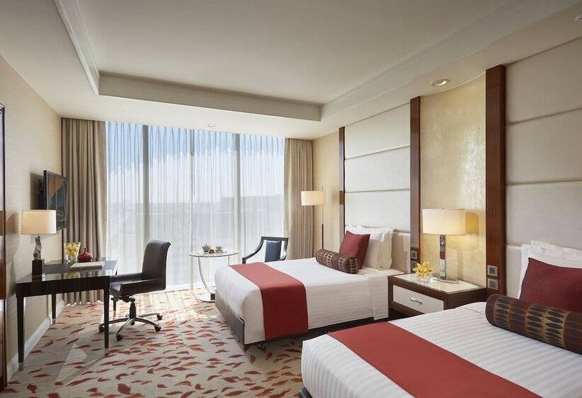 Deluxe Room City View, Solaire Resort Entertainment City