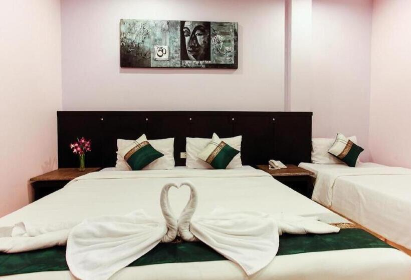اتاق سوپریور سه تخته, U Sabai Living