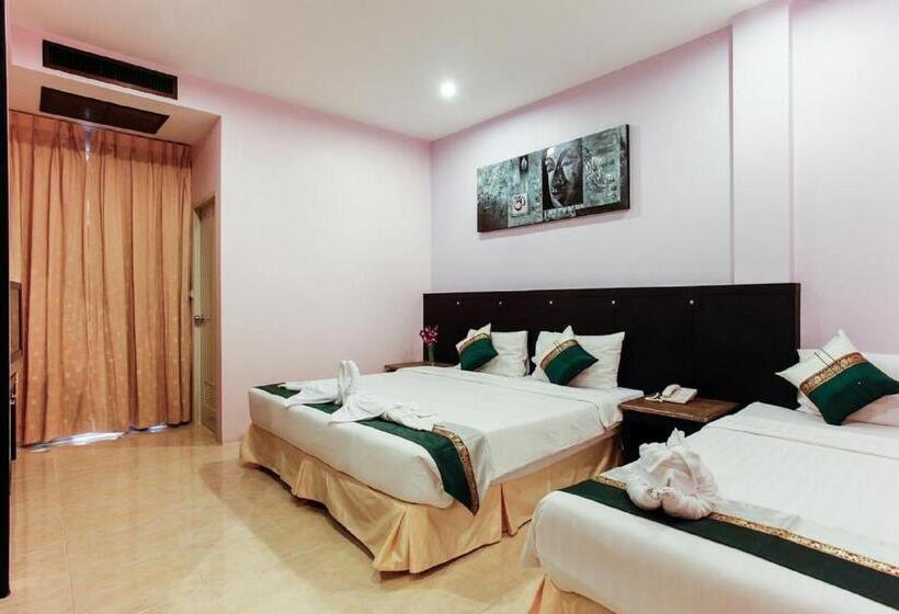 اتاق سوپریور سه تخته, U Sabai Living