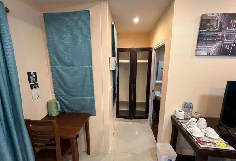 اتاق لوکس با بالکن, Bansuan Sangtawan Resort