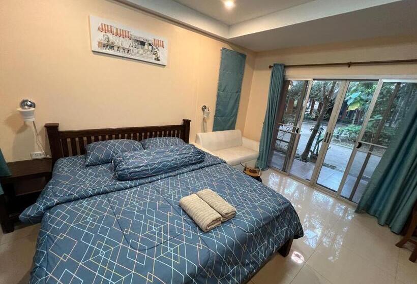 اتاق لوکس با بالکن, Bansuan Sangtawan Resort
