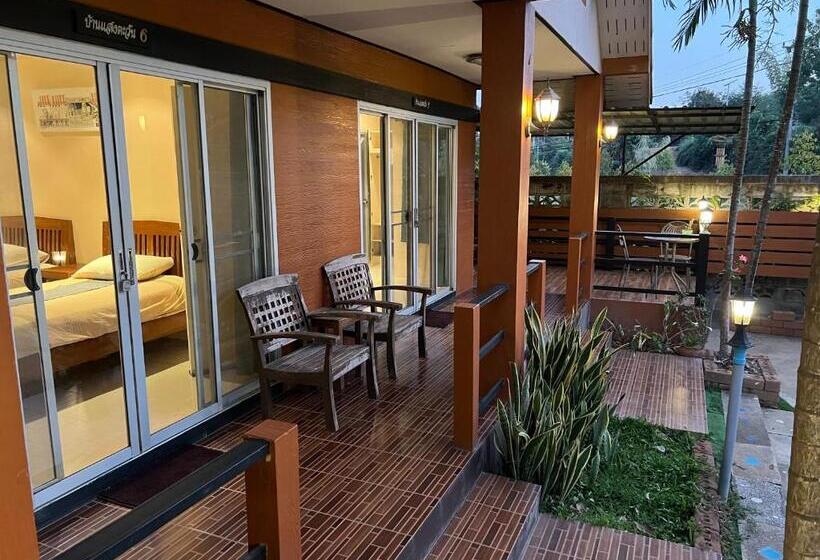 اتاق استاندارد چهارنفره با بالکن, Bansuan Sangtawan Resort