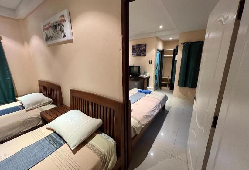 اتاق استاندارد چهارنفره با بالکن, Bansuan Sangtawan Resort