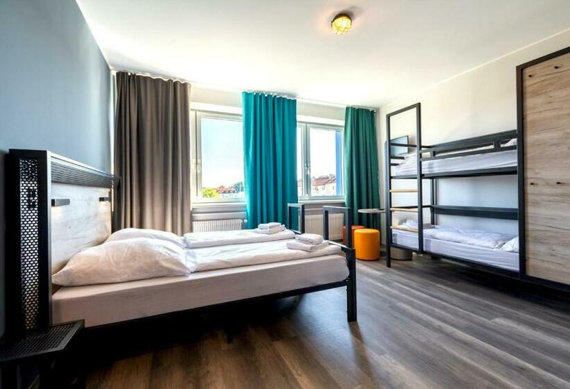 4 Bett Standardzimmer, A&o Munich Laim