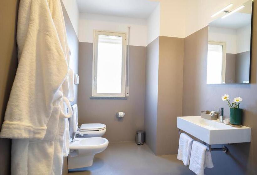 اتاق استاندارد, Enny Camere
