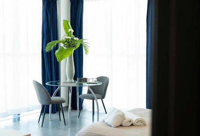 اتاق استاندارد, Enny Camere