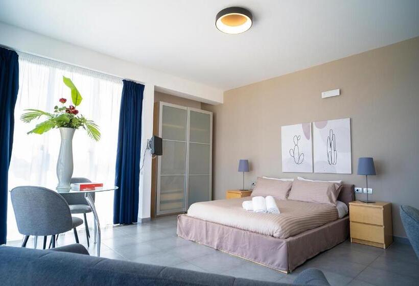 اتاق استاندارد, Enny Camere