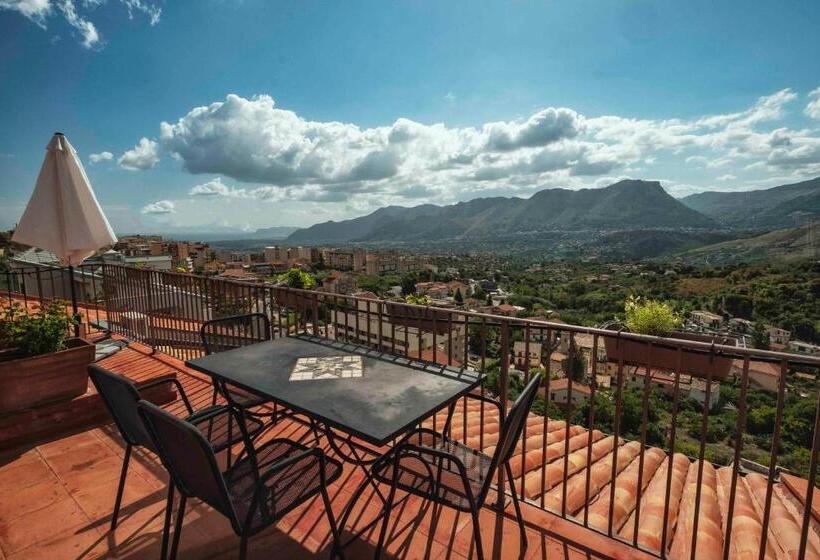 3 Bedroom Apartment Pool View, Casa Rossa