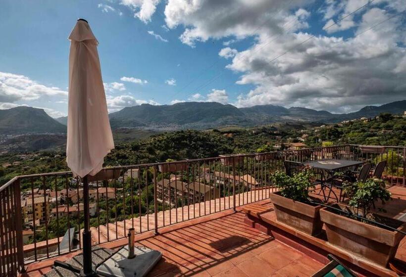 3 Bedroom Apartment Pool View, Casa Rossa