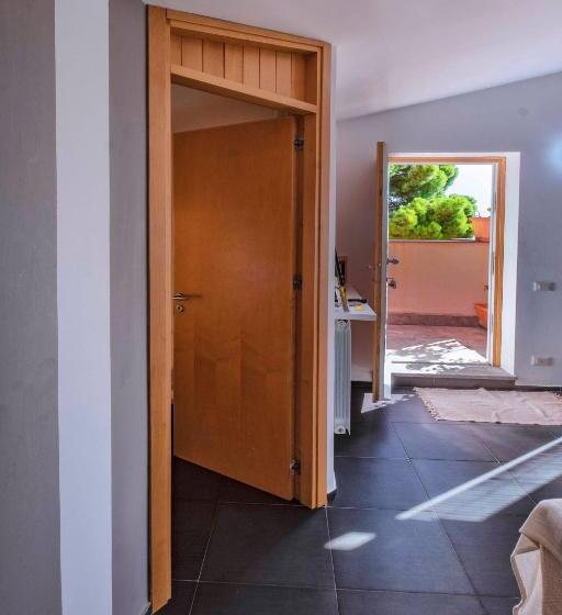 3 Bedroom Apartment Pool View, Casa Rossa