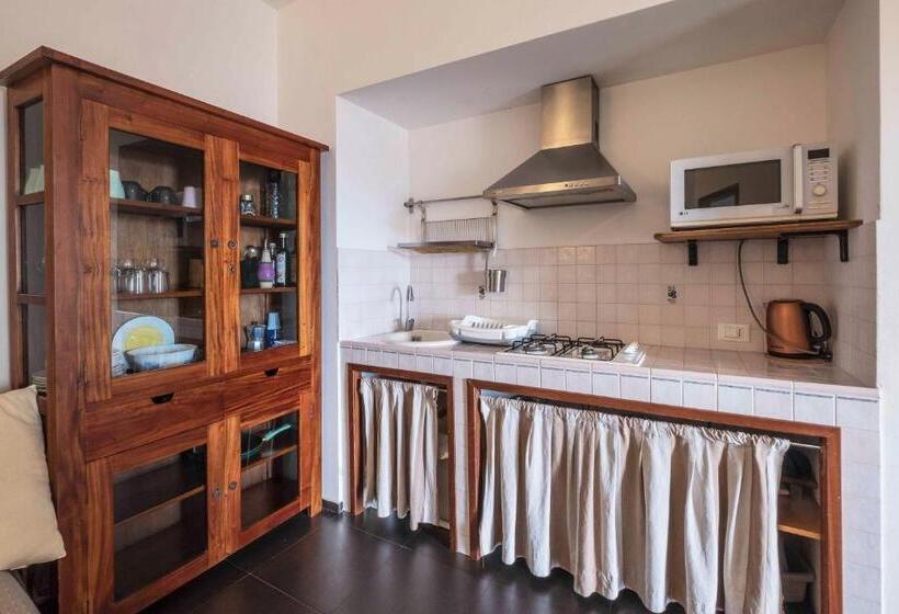 آپارتمان 1 خوابه با چشم‌انداز باغ, Casa Rossa