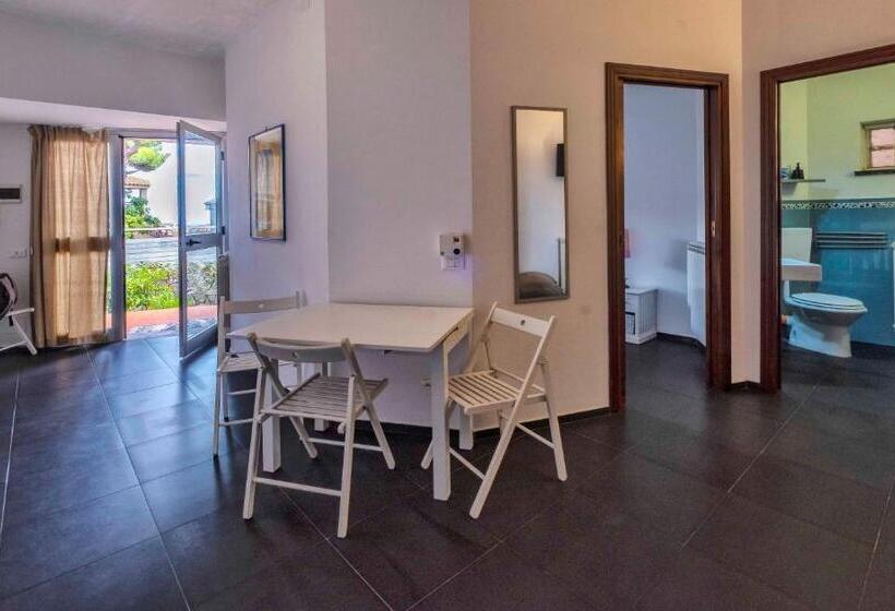 آپارتمان 1 خوابه با چشم‌انداز باغ, Casa Rossa