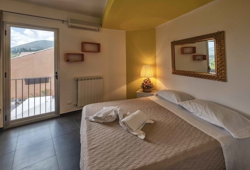 Standard room with outdoor bath, Bnb Casa Rossa