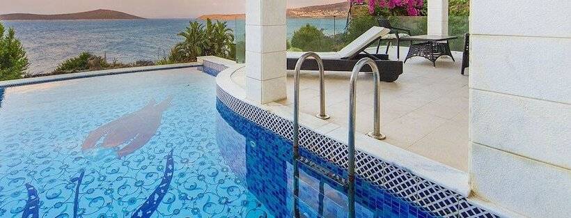 3 Bedroom Duplex Apartment, Swissôtel Living Bodrum
