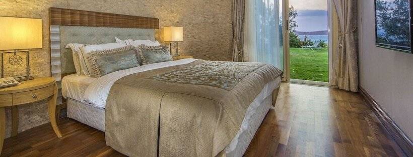 3 Bedroom Duplex Apartment, Swissôtel Living Bodrum