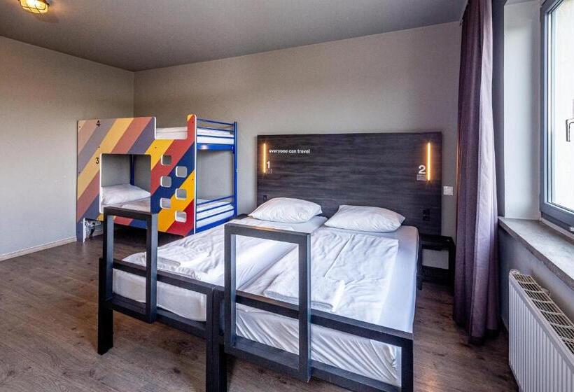 3-Bett-Standardzimmer, A&o Weimar