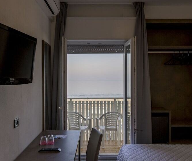 Triple Room Sea View, Centrale