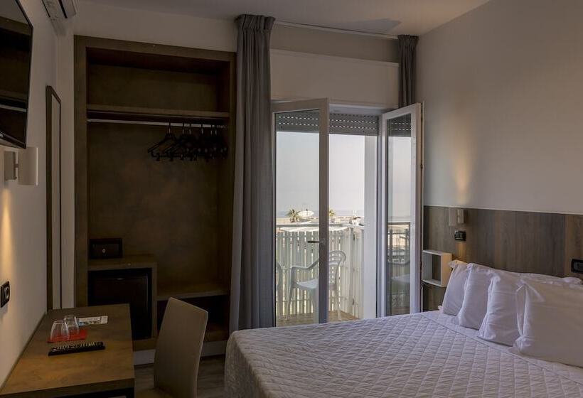 Triple Room Sea View, Centrale