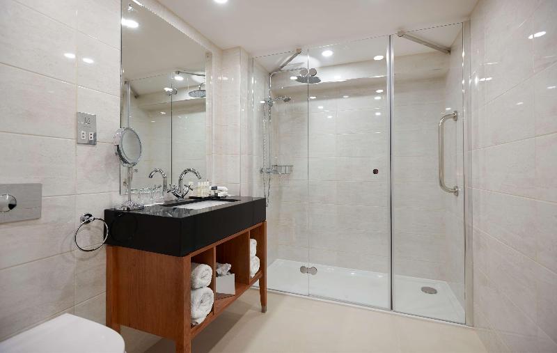 اتاق سوپریور با تخت بزرگ, Doubletree By Hilton Hotel & Spa Liverpool
