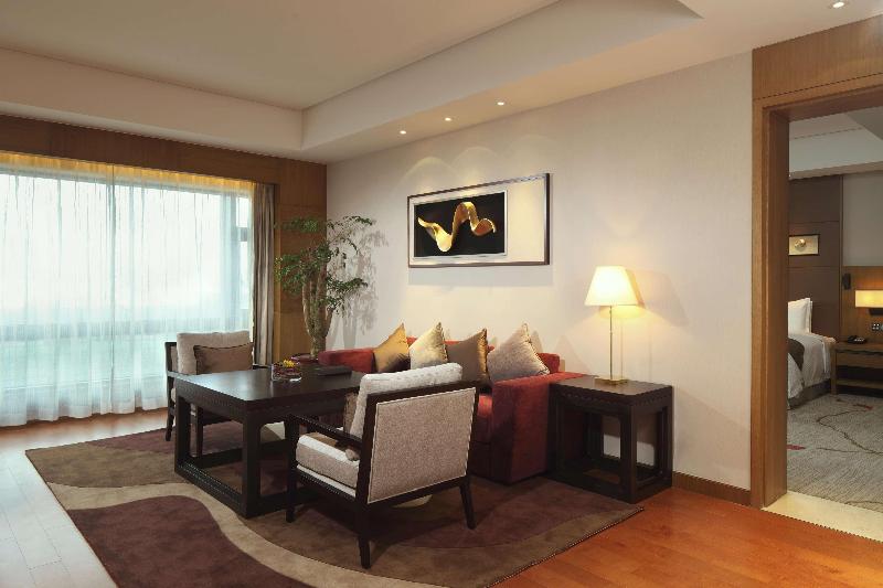 Deluxe Suite King Bed, Doubletree By Hilton Hotel Jiaxing