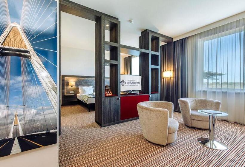 سوئیت اجرایی با مشاهده, Eto Park Hotel Business & Stadium