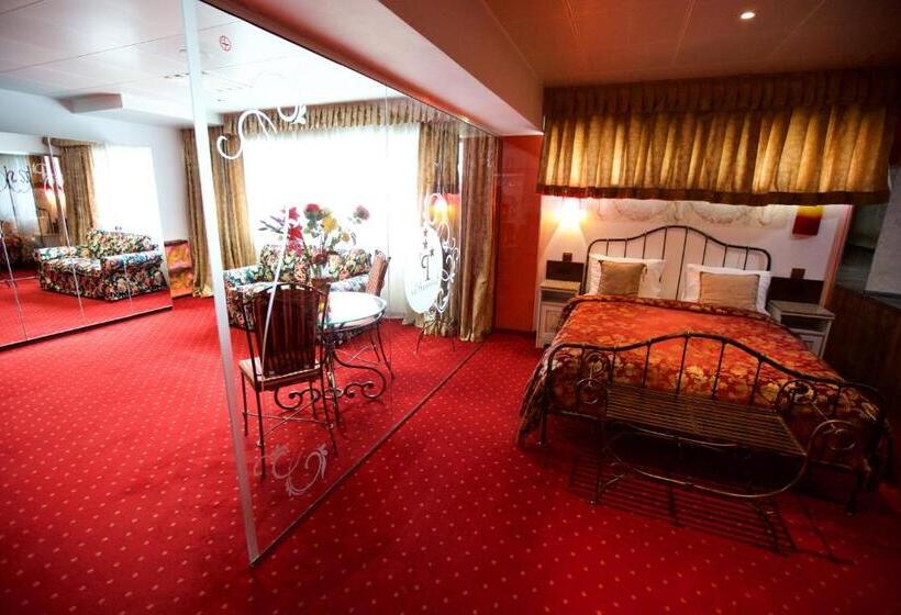 اتاق سوپریور با تخت بزرگ, Grand Pier  Old Town
