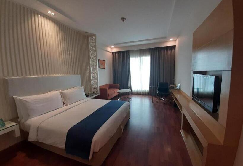 Deluxe Room, Holiday Inn Amritsar Ranjit Avenue