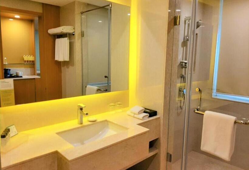 سوییت لوکس, Holiday Inn Amritsar Ranjit Avenue By Ihg