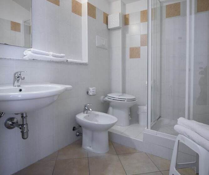 اتاق استاندارد سه نفره, Resort Isola Rossa