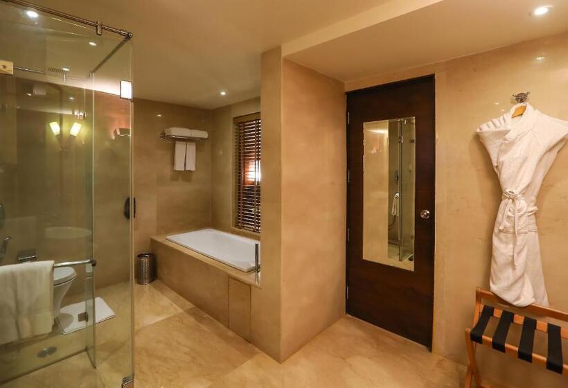 سوییت, Radisson Blu Hotel Chennai City Centre