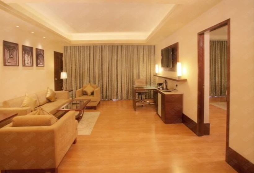 سوییت, Radisson Blu Hotel Chennai City Centre
