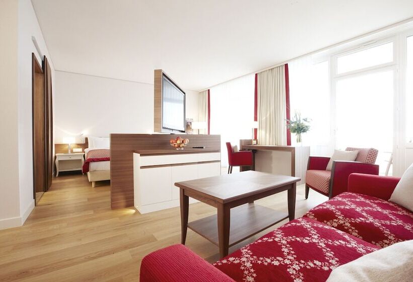 سوییت جونیور, Oberwaid   Das Hotel