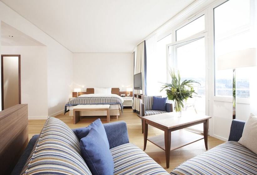 سوییت جونیور, Oberwaid   Das Hotel