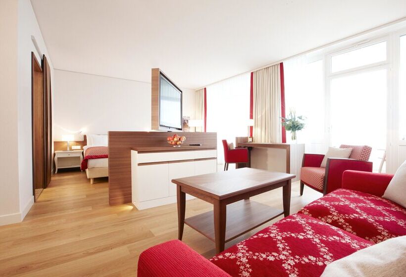 سوییت جونیور, Oberwaid   Das Hotel