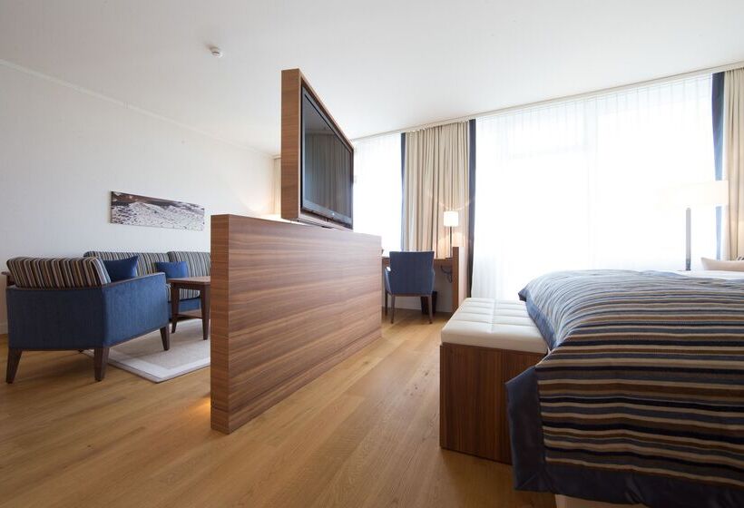 سوییت جونیور, Oberwaid   Das Hotel