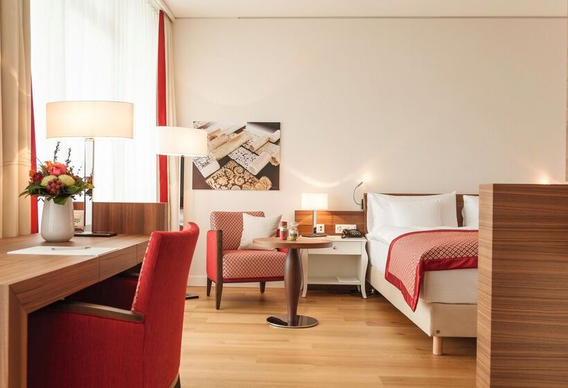 سوییت جونیور, Oberwaid   Das Hotel