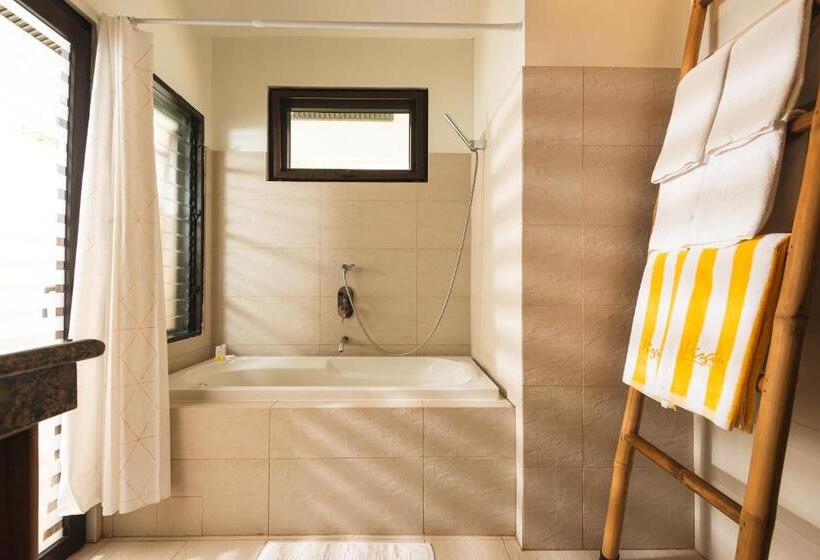 اتاق لوکس با تخت دو نفره بزرگ, Virgin Beach Resort