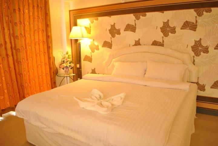 سوئیت با وان آب گرم, O.u.m. Hotel   โรงแรมโอยูเอ็ม