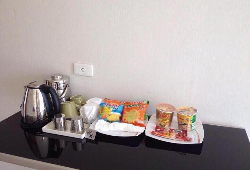 سوئیت با وان آب گرم, O.u.m. Hotel   โรงแรมโอยูเอ็ม