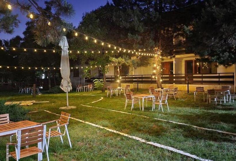 اتاق استاندارد چهار تخته, Hellen Residence